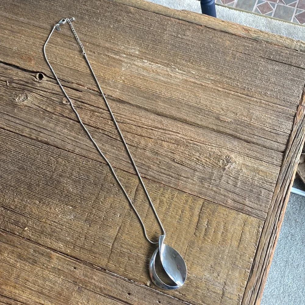 Chico’s modern leaf pendant necklace silver tone LONG boho artsy contemporary